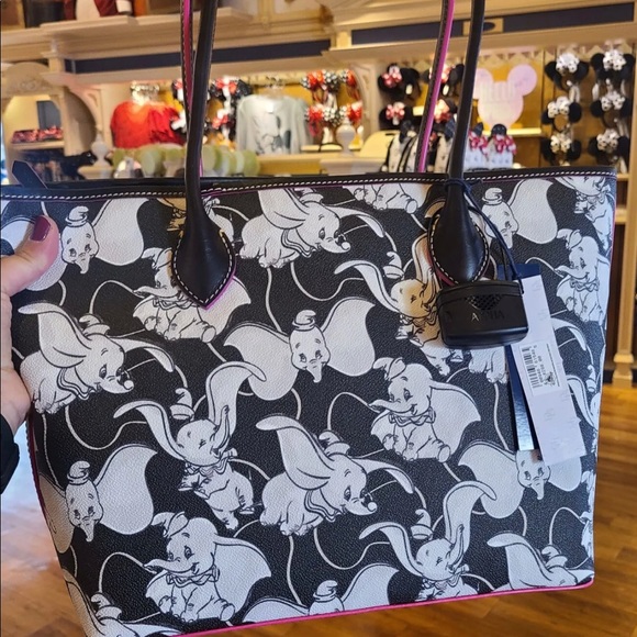 Disney’s Dumbo 2022 Tote by Dooney & Bourke NWT - Picture 3 of 4